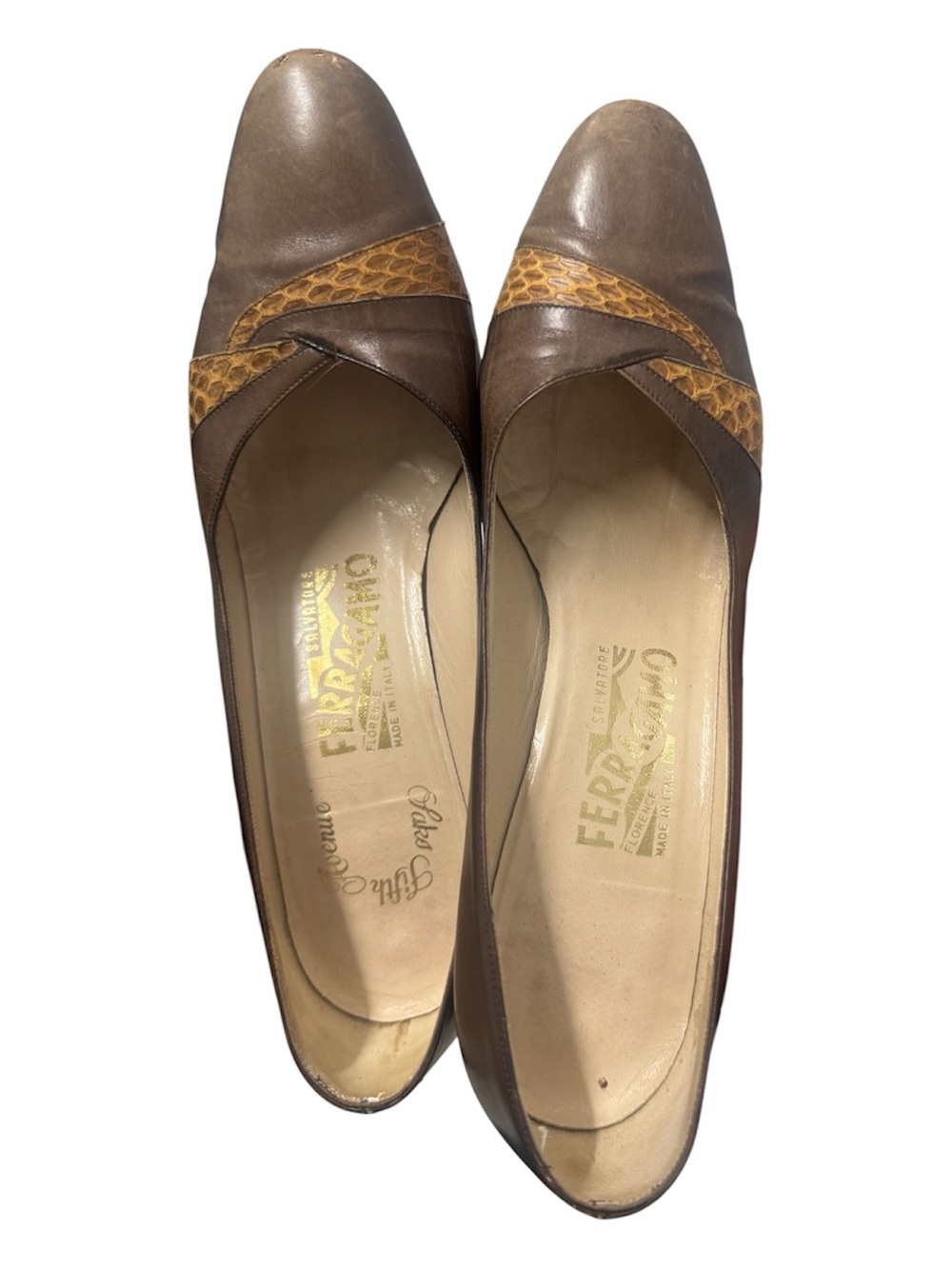 VTG Salvatore Ferragamo Brown Leather Pointed Toe Flats with Tan Accent